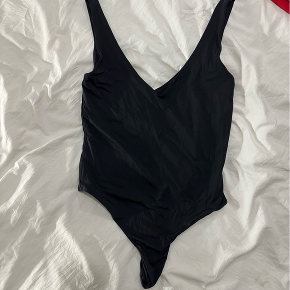 Babaton Aritzia black bodysuit size Small - Picture 2 of 3